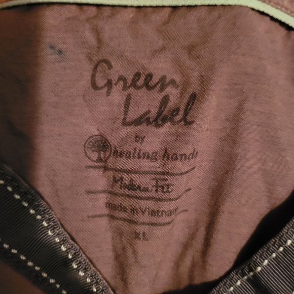 4 Gray XL Scrub Tops From Green Label By Helping Hands. 2 With VNA Embroidery. - Picture 2 of 3